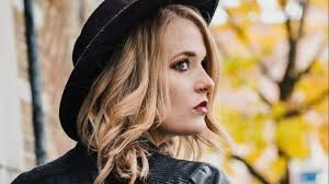 Video: Elles Bailey “Cheats and Liars”