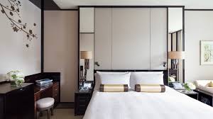 The yuinchi hotel nanjo：沖繩唯二溫泉飯店，稍舊但便宜，溫泉可眺望城市海景，推薦和式房。 價格中｜停車場. Deluxe Courtyard Room The Peninsula Hong Kong