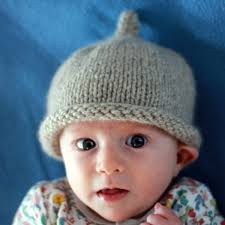 Knit the base of the baby cap. Babybell Cashmere Baby Hat