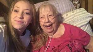 my best friend probably hasn't laughed since she last saw me 😔 poor girl