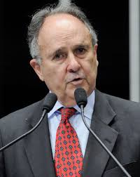 Resultado de imagem para Cristovam Buarque