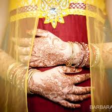 Artisans are on hand daily to paint on your favorite design, and the finished product lasts about a week. Top 4 Henna Tattoo Artists For Hire In Orlando Fl Gigsalad