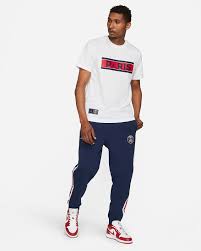 Our psg shirt selection includes lots of variations on the classic blue and red home strip of the french giants and we also have shorts, socks, jackets, assorted training apparel and original name sets. Paris Saint Germain Men S T Shirt Nike Hr