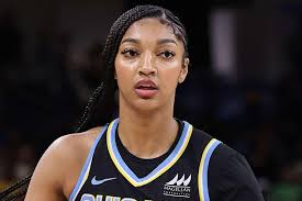 Én teljesen megértem Angel Reese-t, mert a Sky utolsó bajnoki címe óta a  csapat egyre rosszabb lett, és nem ő az első játékos, aki kritizálja a  szervezetet. : r/wnba