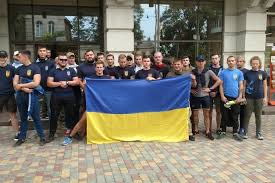 Національний корпус), также известный как партия национального корпусаи ранее называвшийся патриотами украины, является украинской ультраправой политической партией. V Odesse Avtomajdan I Nacionalnyj Korpus Zastavili Kivana Vyvesit Ukrainskie Flagi Odesskaya Zhizn