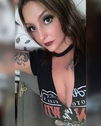 Amber Nipper's Instagram, Twitter & Facebook