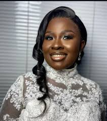 KARIBU @faceofbeautytz @faceofbeautytz … Tunatoa huduma ya makeup kwa  kumfata mteja sehemu alipo iwe nyumbani, ofisini, hotelin. nk Tunatoa  huduma kwa uaminifu mkubwa kwanza tunajali afya ya ngozi yako mteja wetu  hivyo