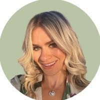 Kaitlin Lynott's Instagram, Twitter & Facebook