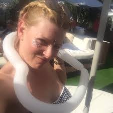 Roxie Owen's Instagram, Twitter & Facebook