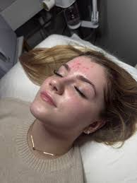 Hi y'all! If you still need holiday presents (or want to treat yourself  from the holiday stress) I've got your back. I make handmade soap, skincare  products, shampoo bars and more in