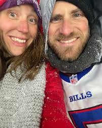 Instagram, google, and ChatGPT all told me that only 2% of high school  relationships last until marriage. And of those that get married, more than  50% end in divorce in the first