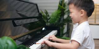 Terlepas dari perdebatan tanggal lahir wr supratman yang jelas sebagai generasi muda kita harus berterima kasih kepada musisi sekelas beliau. 5cezcbjtftt6im