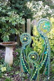 41 Easy Diy Garden Art Design Ideas Mosaic Garden Art Mosaic Garden Garden Art Sculptures