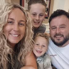 Hi all can anyone please recommend someone to clean a large 3 piece suite  Thank you