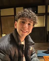 Hi my name is Jonah Leslie and i'm from the Bay Area in California. I am  fully committed to IU and plan