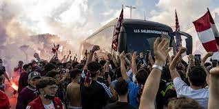 Atalanta bologna cagliari empoli fiorentina genoa hellas verona inter juventus lazio milan napoli roma salernitana sampdoria sassuolo spezia torino udinese venezia. Serie B In Italien Ein Toter Tragisches Ungluck Bei Meisterfeier Mopo