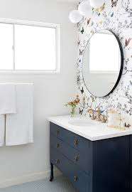Banyo Duvar Kagidi Icin 10 Dekorasyon Fikri Dekordiyon Banyo Duvar Kagidi Banyo Makyaj Masasi Banyo Renkleri