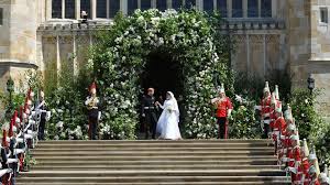 Wedding bouquets are an integral part of the ceremony. Royal Wedding 2018 Bouquet Laid On Tomb Of Unknown Warrior Bbc News