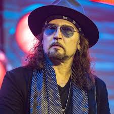 𝐊𝐈𝐒𝐒𝐨𝐩𝐨𝐥𝐢𝐬