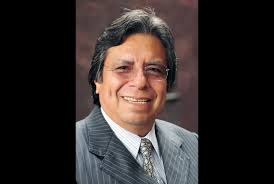 Omar Fayad y el rey feo