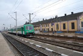 Află informații cu privire la orarul trenurilor de călători între principalele orașe din românia, cu date direct de la operatorii cfr călători, transferoviar călători, regio călători, interregional călători și astra trans. BÄƒrbat Din Vatra Dornei Arestat Preventiv Pentru Furt La Alba Iulia A Sustras Bagajul Unui CÄƒlÄƒtor Din Trenul Iasi Timisoara Alba24