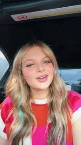 Allie Morgan's Instagram, Twitter & Facebook