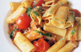Oggi il frigorifero di nila è sinonimo di deserto, pare quasi piangere invocando cibo!! Einfache Rigatoni Mit Robiola Nonno Nanni Nonno Nanni