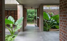 Palinda Kannangara Designs A Layered Artists Retreat Near Colombo Tropical House Design Tropical Architecture Backyard Pool Designs