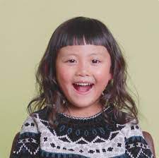 オンザ眉毛がかわいすぎる おうちで簡単前髪ぱっつんカット 動画 子供髪型 女の子 キッズ ヘアスタイル 女の子 赤ちゃん 前髪