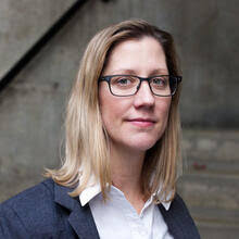 Holly Samuelson's Instagram, Twitter & Facebook