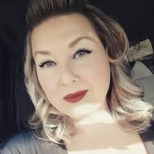 Jacquelyn Bond's Instagram, Twitter & Facebook