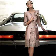 E il loro perfetto abbinamento danno vita a dei modelli che esaltano turchese che si avvicina anche agli abiti da cerimonia verdi. Abiti Da Cerimonia Al Ginocchio 302031