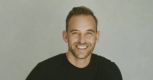 Joël Dicker dévoile Un amour sauvage