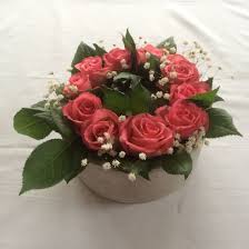 Concrete Vase With Roses Betong Vase Med Roser Flower Arrangements Concrete Vases Vase