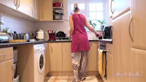 Judys - deine reife stiefmutter, frau maggie gibt dir WICHsanleitung in der  küche