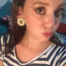 Lindsay Etherton's Instagram, Twitter & Facebook