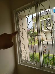 Banyak digunakan sebagai aksesoris bangunan yang juga difungsikan sebagai alat pengaman, teralis jendela menjadi salah satu bahan konstruksi yang banyak diminati. Beberapa Model Tralis Terbaru 2019 Jasa Pembuatan Dan Pemasangan Kanopi Tangerang Jakarta Bogor Depok Bekasi