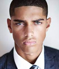 Voici 7 Coupes De Cheveux Courtes Pour Homme Noir Et Metis Visitez Le Site Pou Cheveux Courts Homme Coupe De Cheveux Courte Coupe De Cheveux Homme Courte