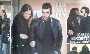 Ignazio boschetto è un cantante e tenore italiano, famoso per essere uno dei due tenori deil volo, il gruppo di giovani che nel giro di pochi anni è diventato famoso in tutto il mondo. Il Volo Ignazio Boschetto E Fidanzato Con Una Misteriosa Brunetta Ultime Notizie Flash