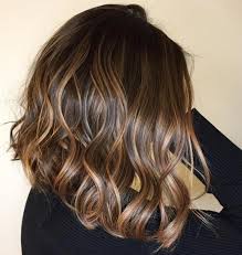 Golden Toffe Un Carre Long Et Ses Meches Dore A Tombe Brownhair Cheveux Bruns Cheveux Idee Couleur Cheveux