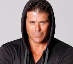 Steve Castro's Instagram, Twitter & Facebook