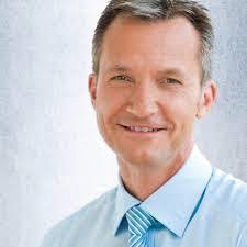 Frank Baranski's Instagram, Twitter & Facebook