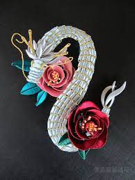 白龍牡丹纏花別針white dragon and peonies 2010 chan hua brooch art craft store white dragon thread art