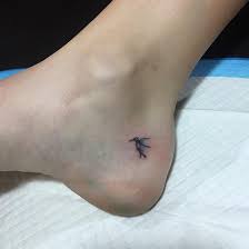 Designs can be black and white, all black, or every color of the rainbow for a beautiful watercolor affect. Top 30 Amazing Hummingbird Tattoos Hummingbird Tattoo Ideas For 2019