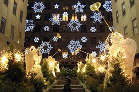 Nyc Rockefeller Center Saks Holiday Show From The Channel Gardens F Best Christmas Light Displays Rockefeller Center Christmas Tree Best Christmas Lights