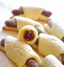 Gateaux Croissant Aux Dattes Et Amandes Ma Fleur D Oranger Cuisine Marocaine Dattes Cuisine