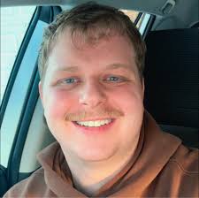 Lizzy McAlpine updated their profile picture.