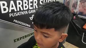 Di tengah polemik masalahnya dengan netizen yang menghina sang putri, claire herbowo. Tutorial Singkat Potong Rambut Anak Poni Depan French Crop Keren By Emo Barbershop Youtube