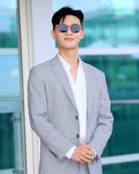 Молодой коп / полуночные беглецы / young cop / midnight. That Kind Of Smile Smile Of Nampyeon Husband Excited To See His Wifey C