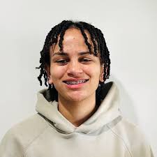 Bella Harmon's Instagram, Twitter & Facebook